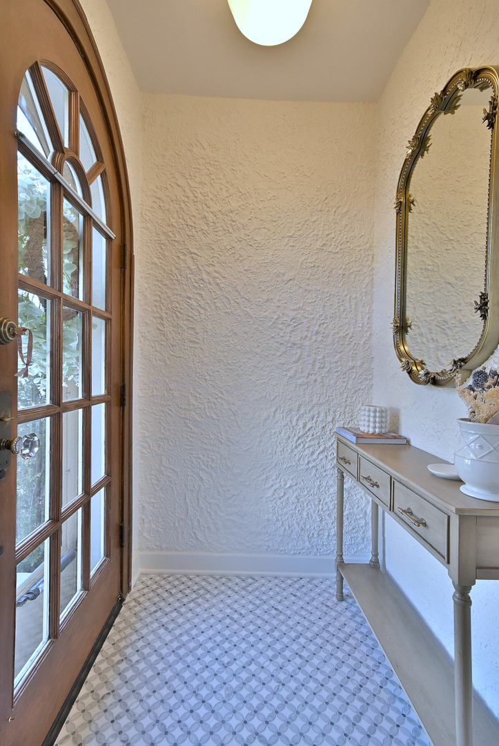 179 S Lawndale Avenue