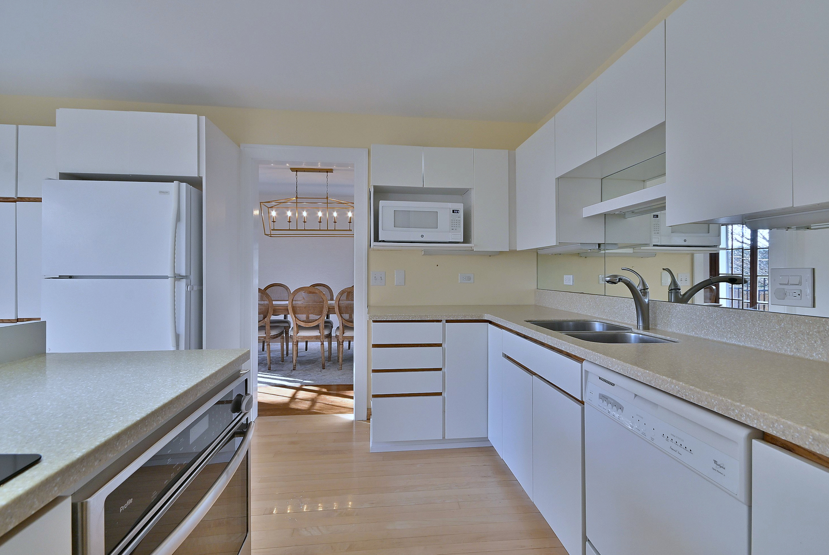 179 S Lawndale Avenue