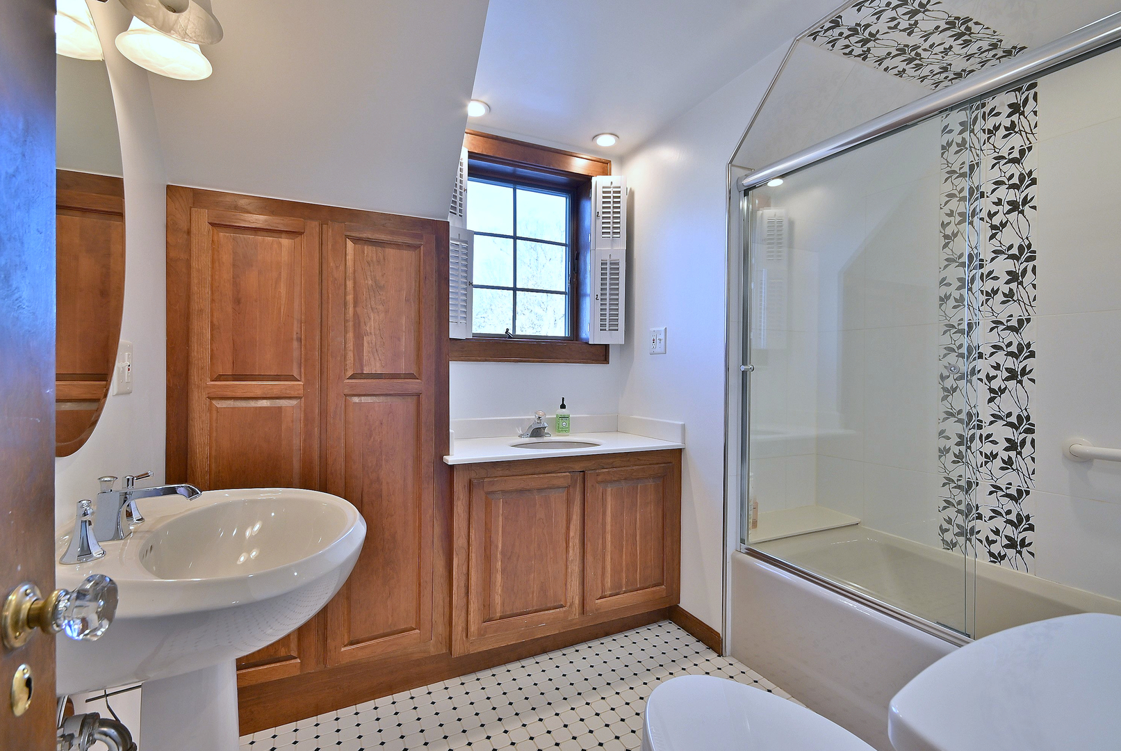 179 S Lawndale Avenue