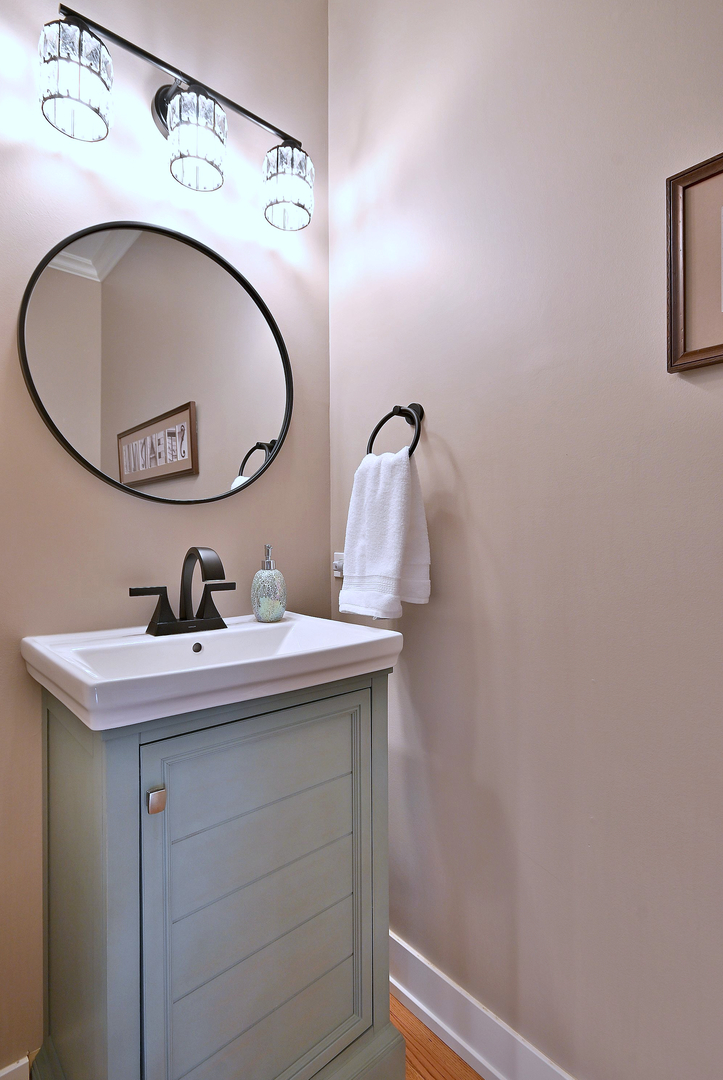 142 W 3rd Street Unit: 142