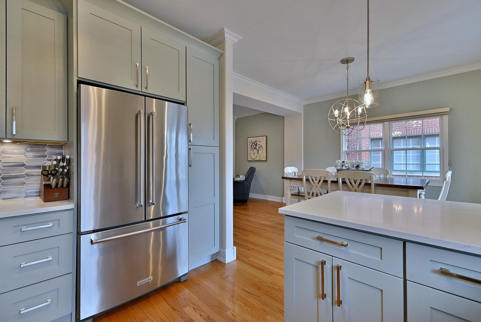142 W 3rd Street Unit: 142