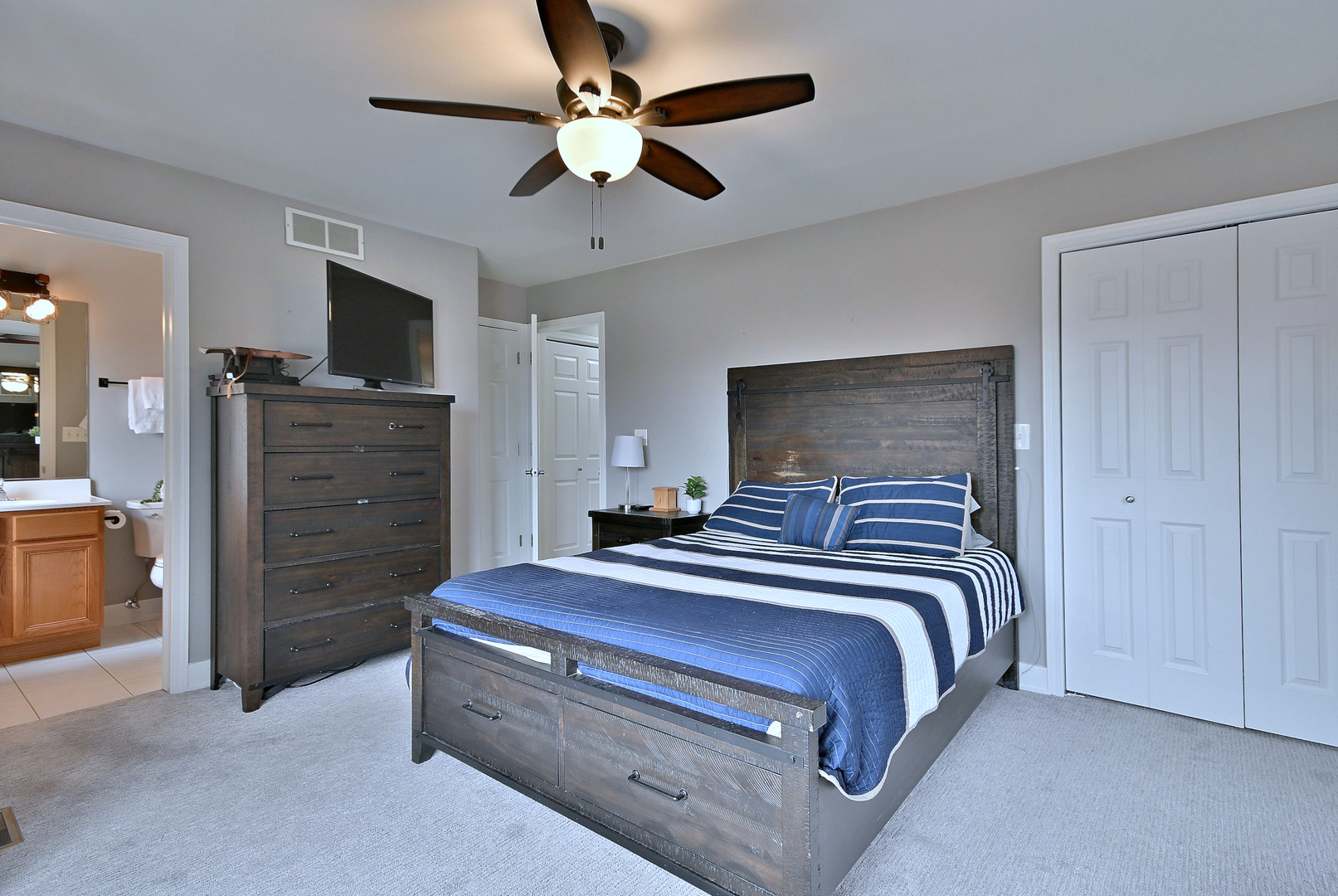 142 W 3rd Street Unit: 142