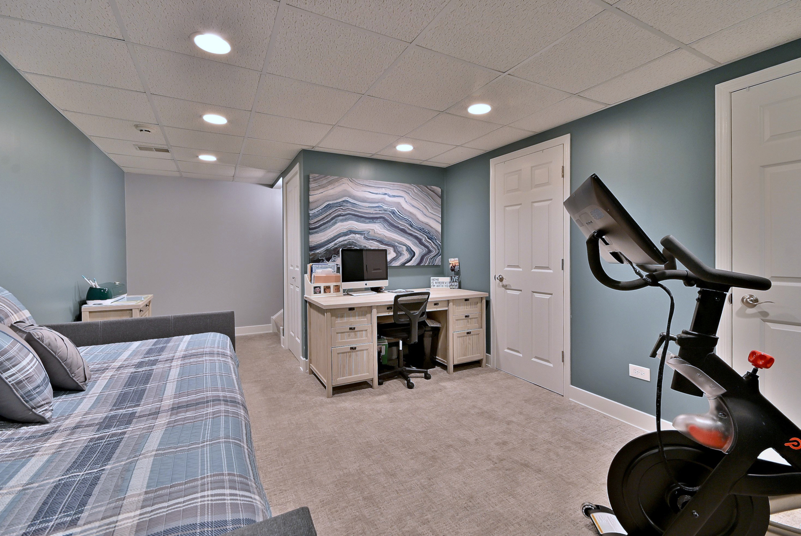 142 W 3rd Street Unit: 142
