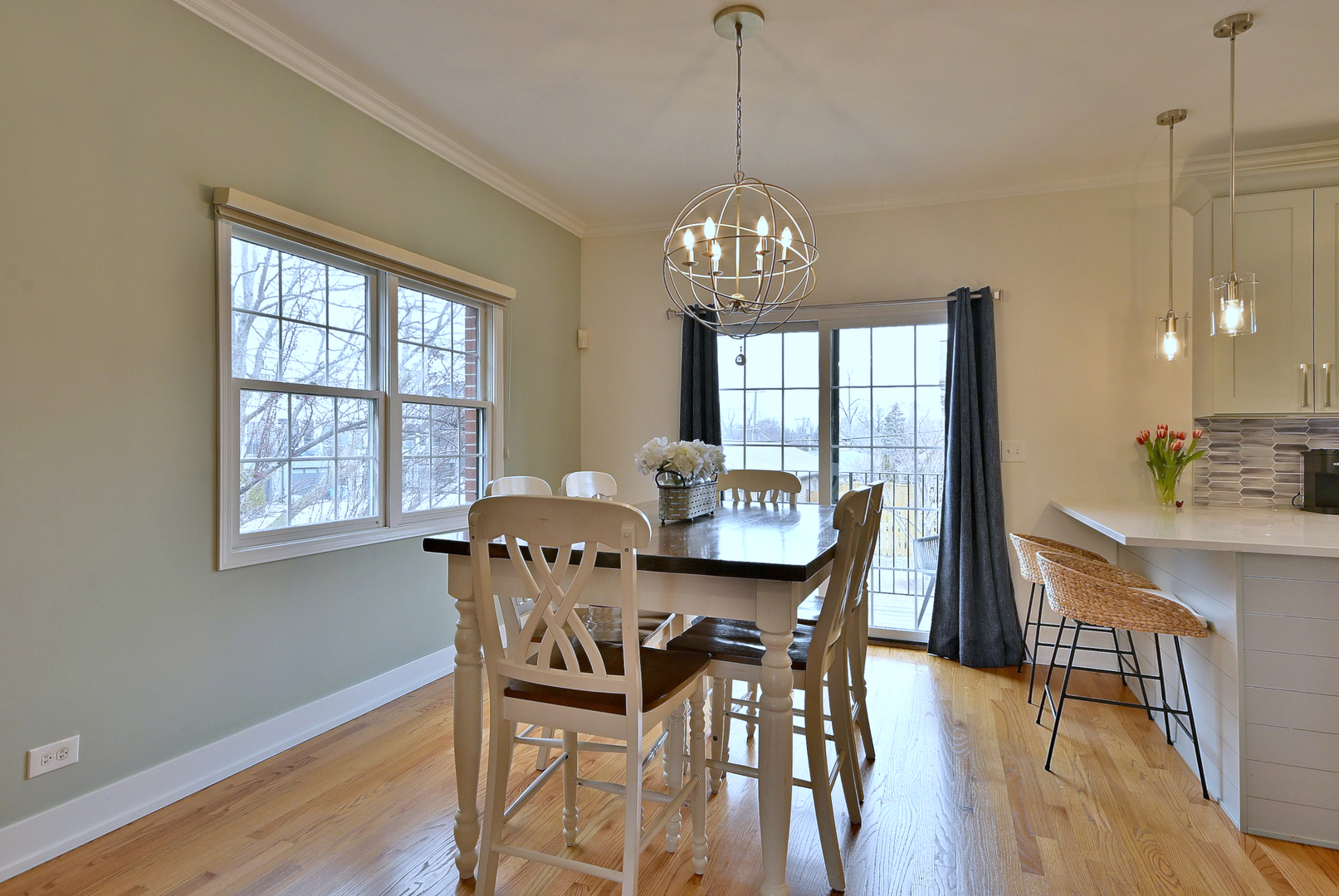 142 W 3rd Street Unit: 142