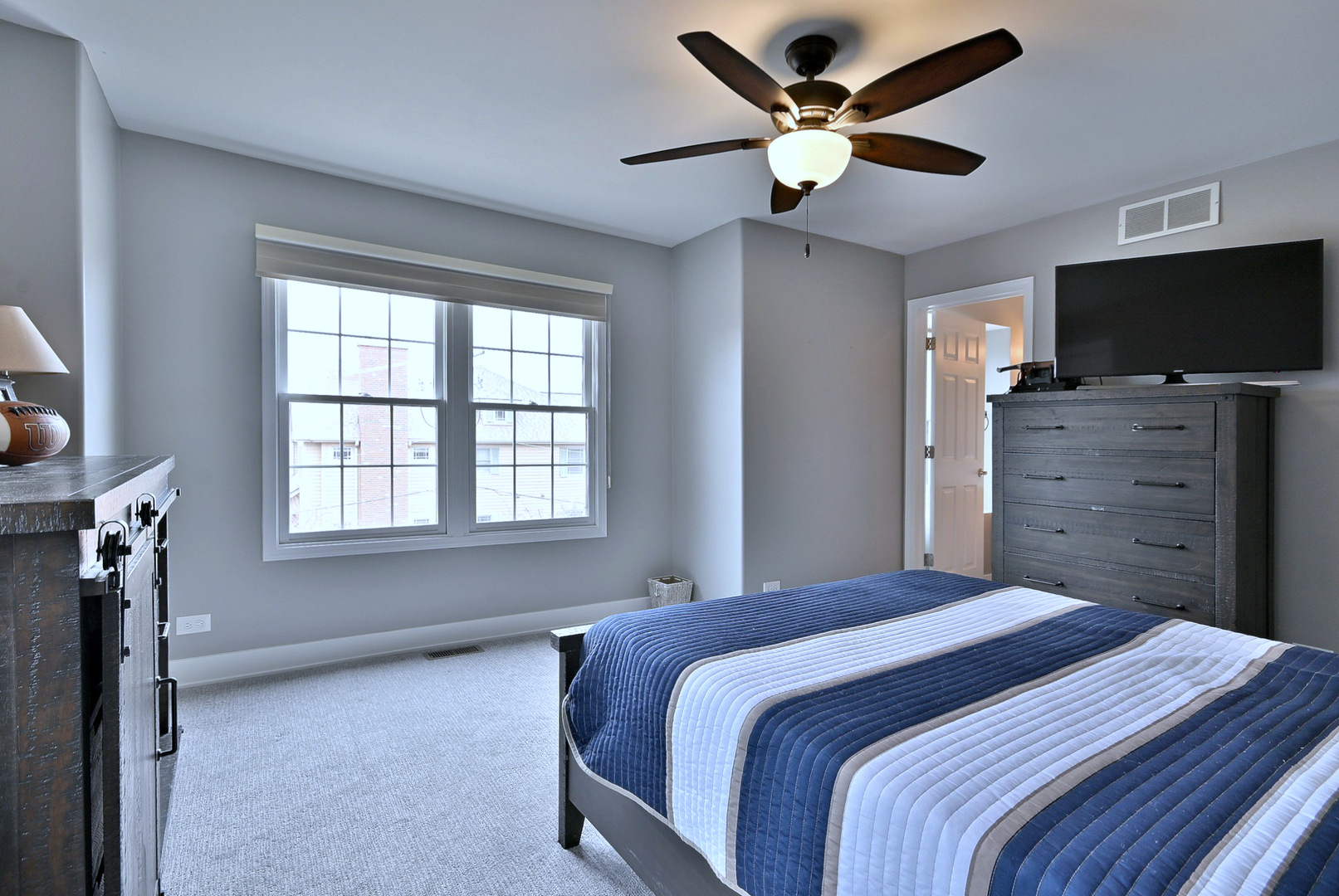 142 W 3rd Street Unit: 142