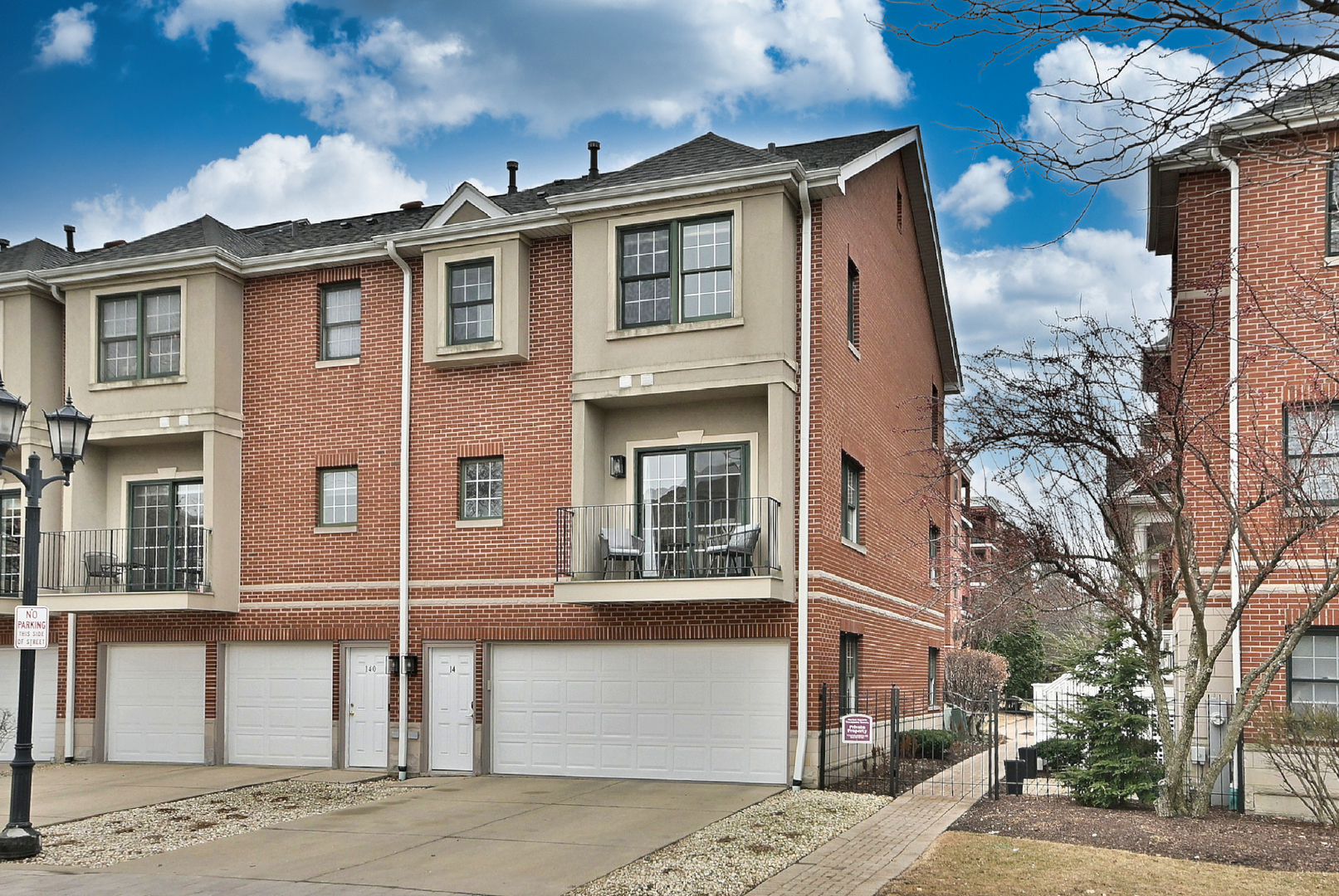 142 W 3rd Street Unit: 142