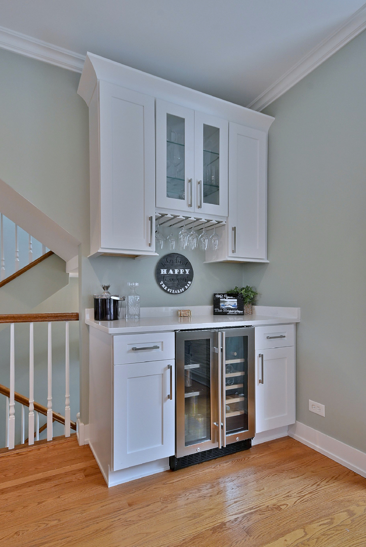 142 W 3rd Street Unit: 142