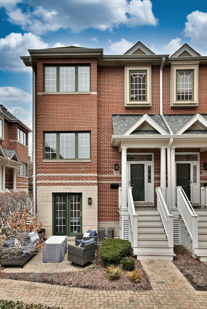 142 W 3rd Street Unit: 142