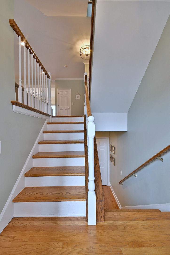 142 W 3rd Street Unit: 142