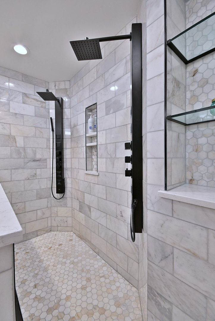 142 W 3rd Street Unit: 142