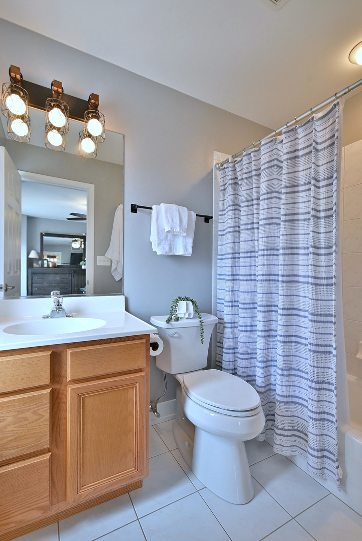 142 W 3rd Street Unit: 142