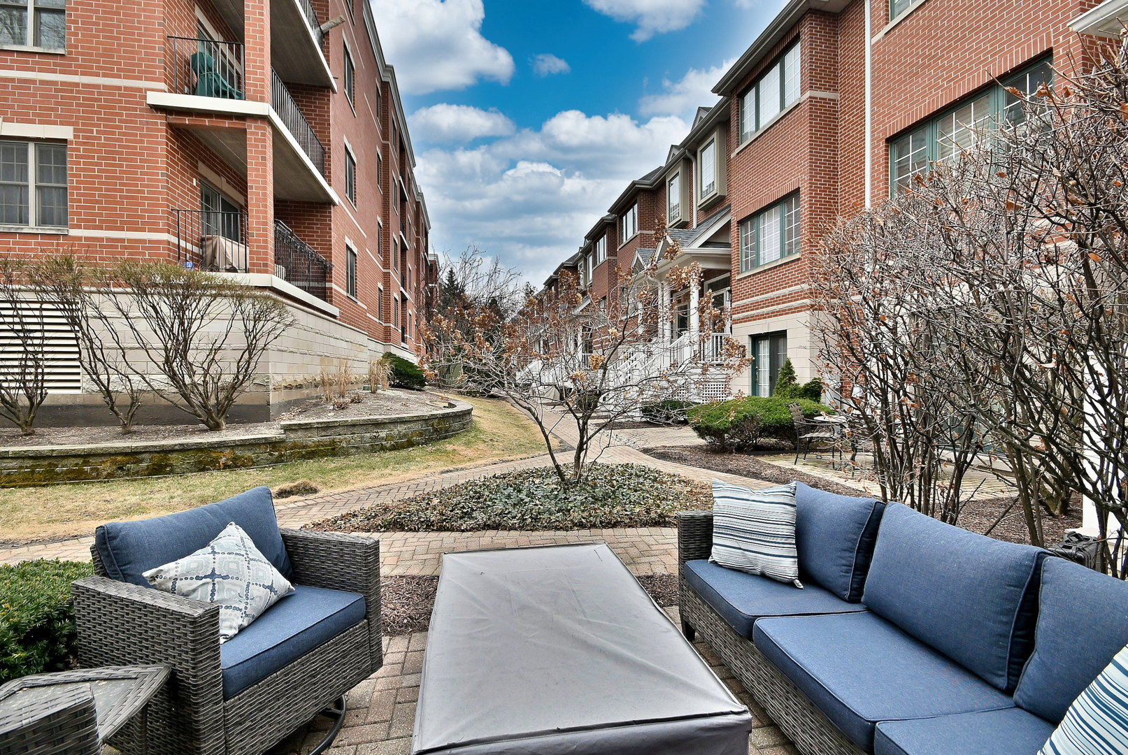 142 W 3rd Street Unit: 142