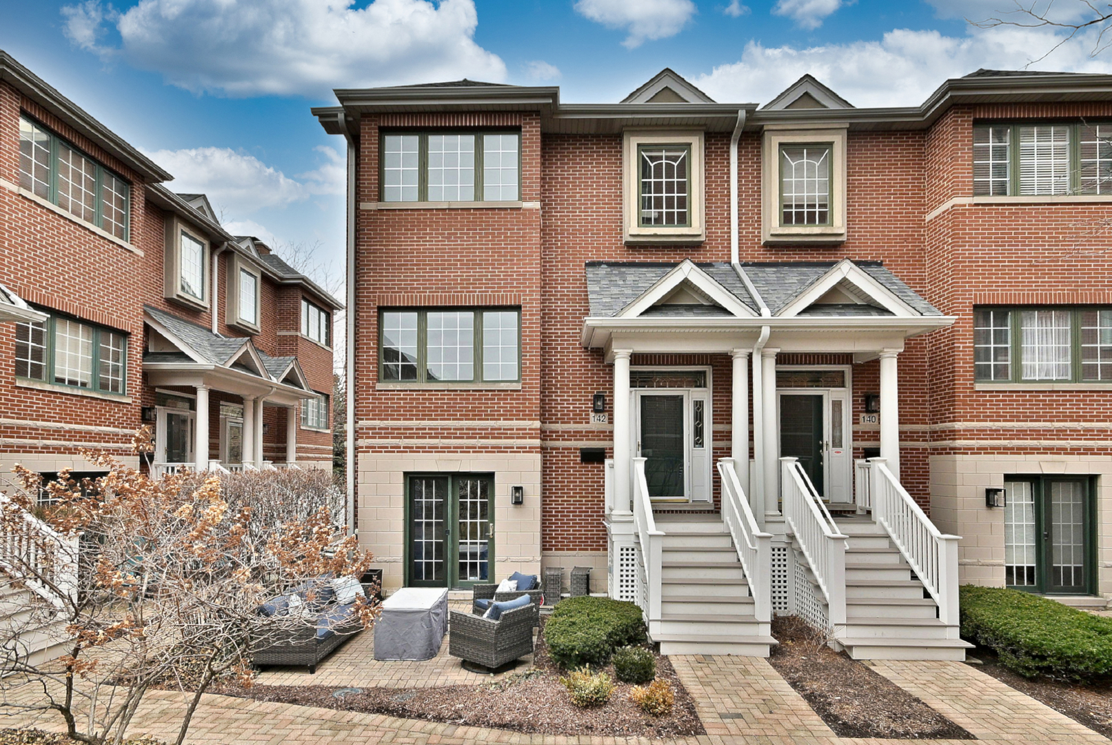 142 W 3rd Street Unit: 142