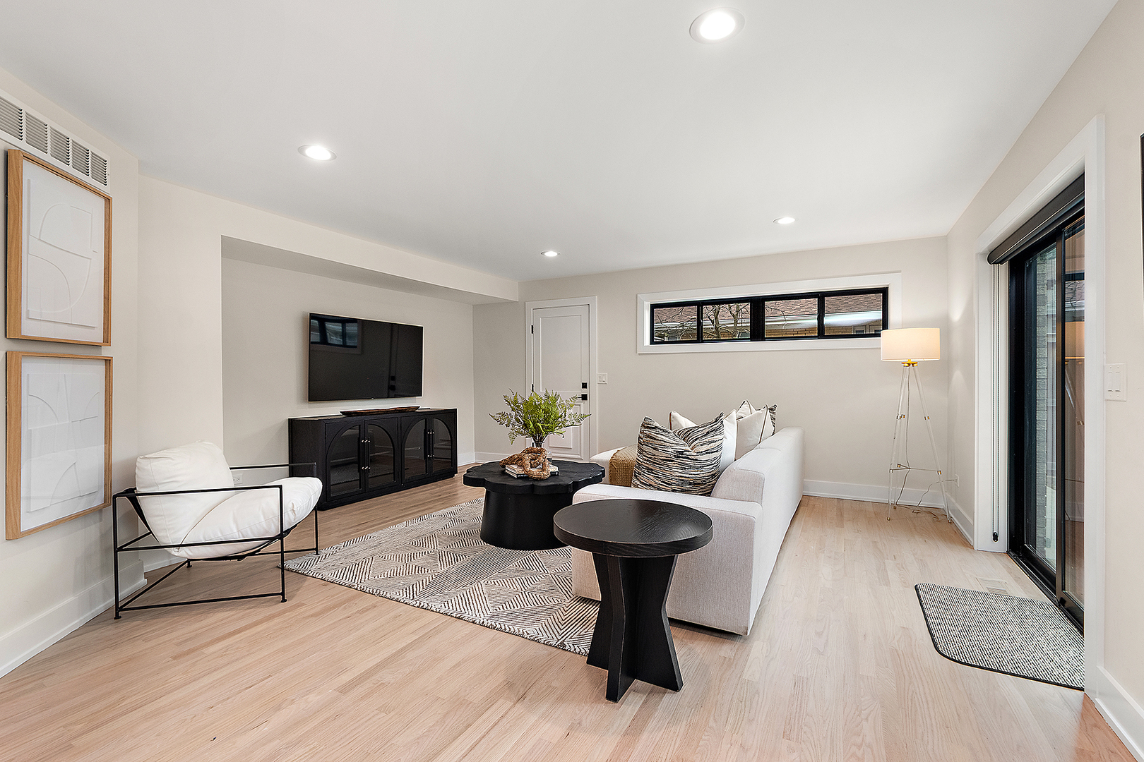 5115 Ellington Avenue