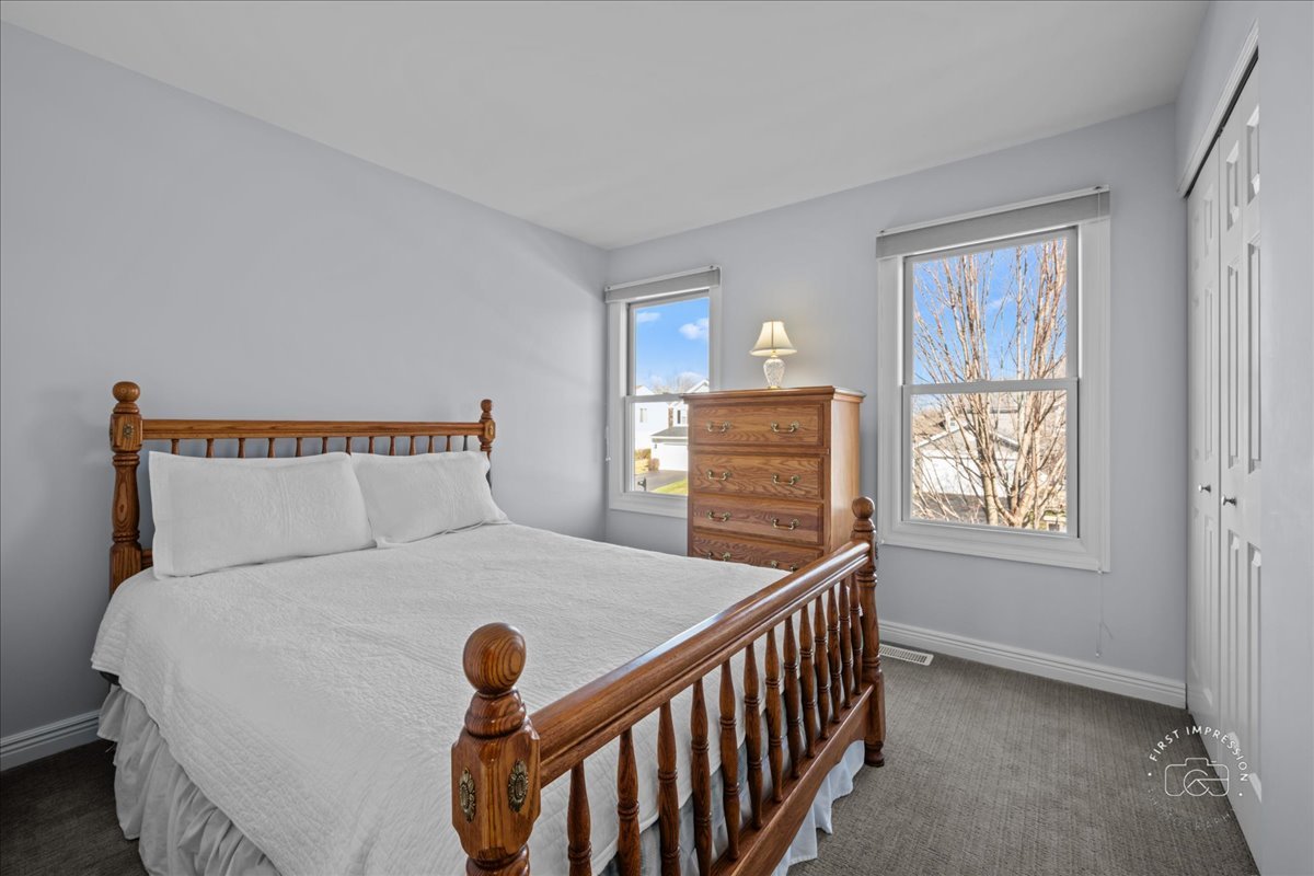 1060 Cliff View Lane