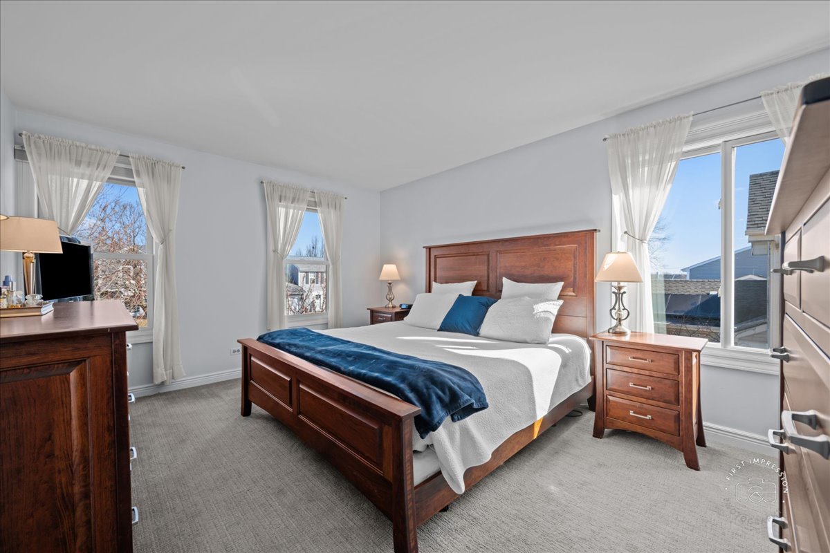 1060 Cliff View Lane