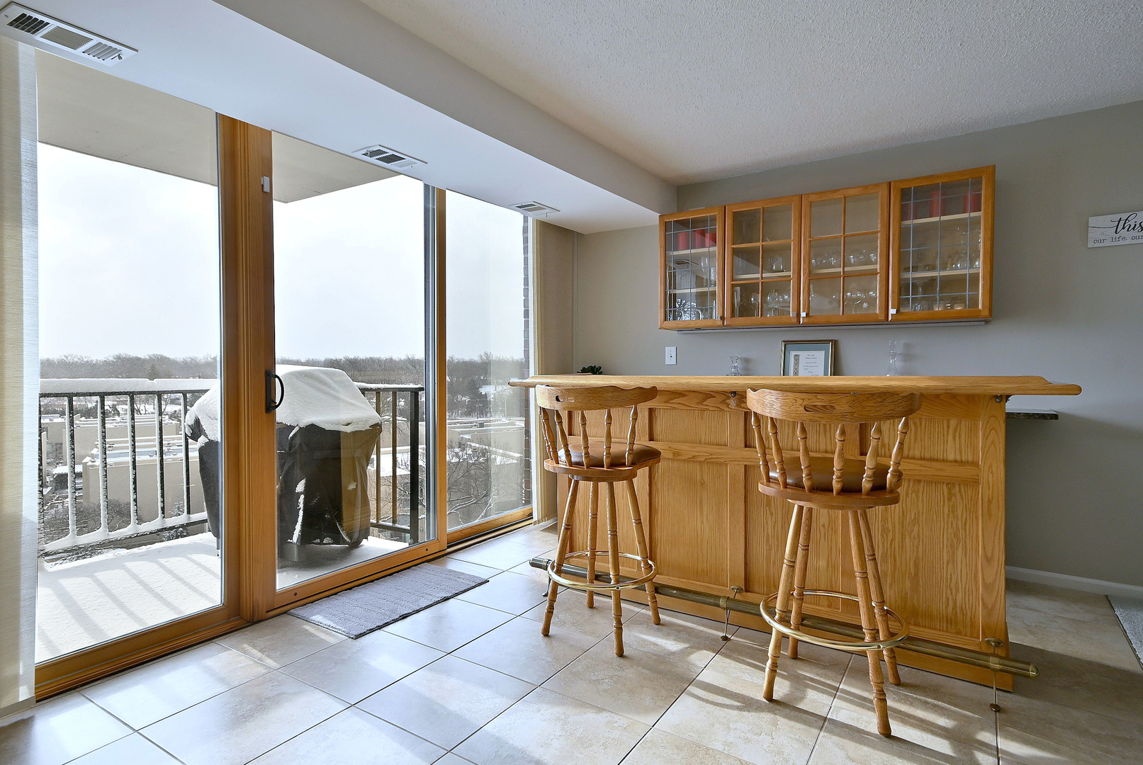 2 ATRIUM Way Unit: 606