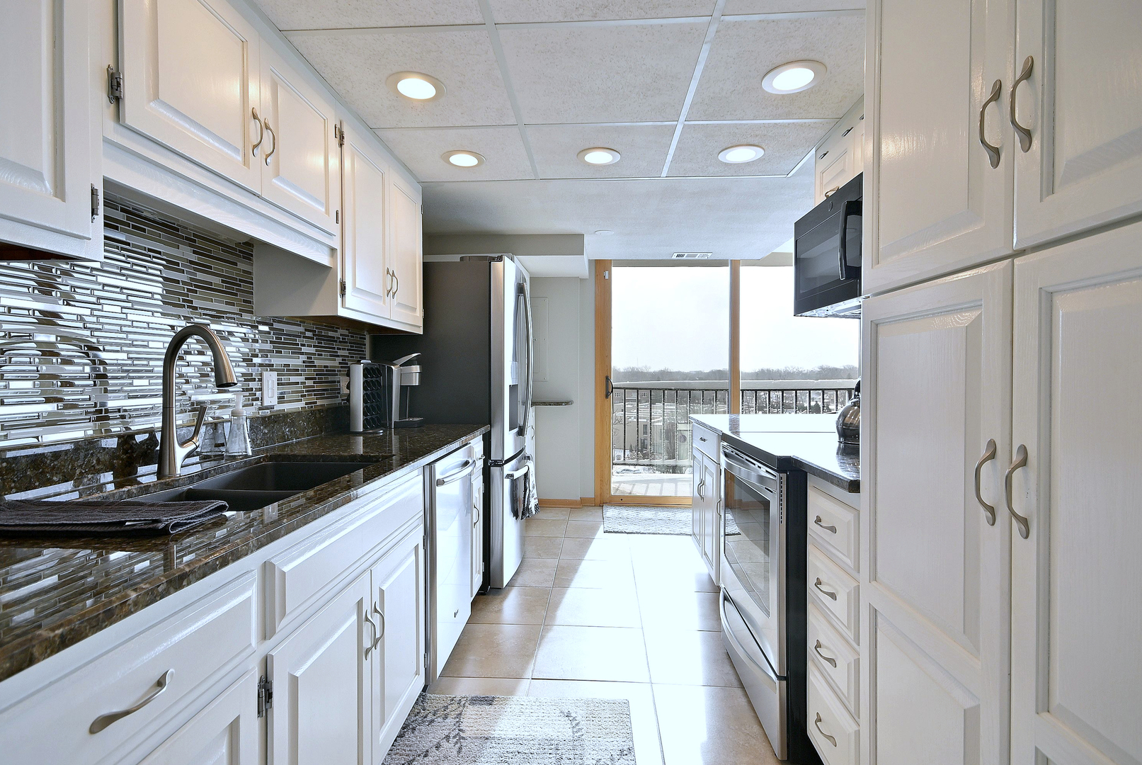 2 ATRIUM Way Unit: 606