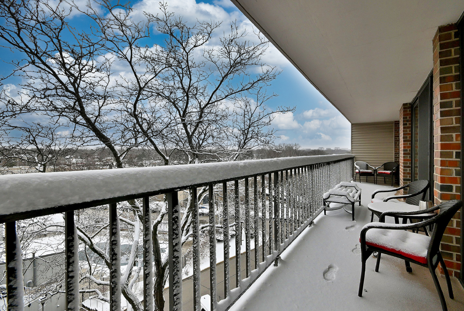 2 ATRIUM Way Unit: 606