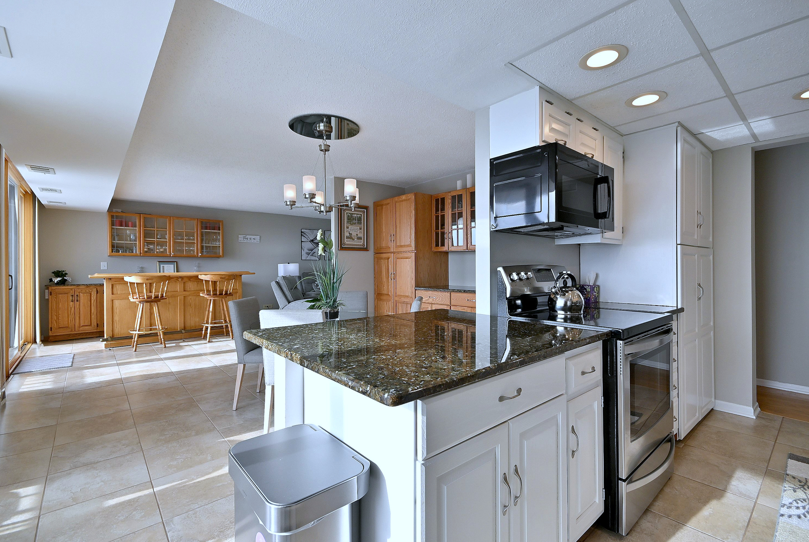 2 ATRIUM Way Unit: 606