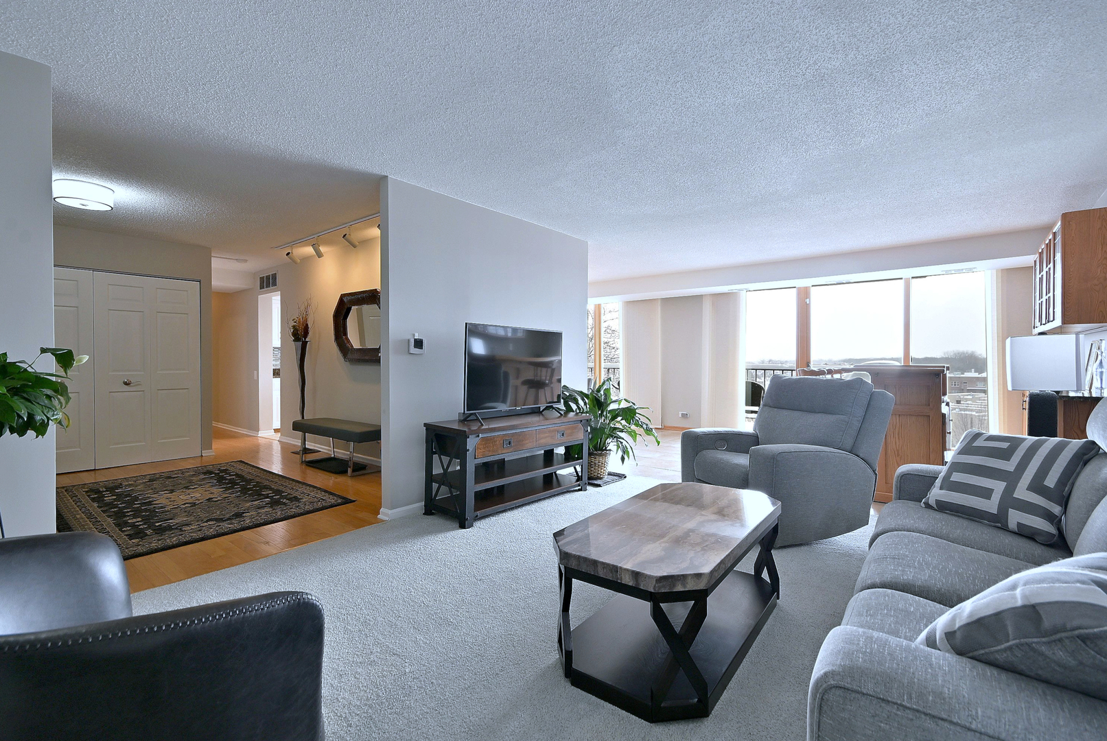 2 ATRIUM Way Unit: 606