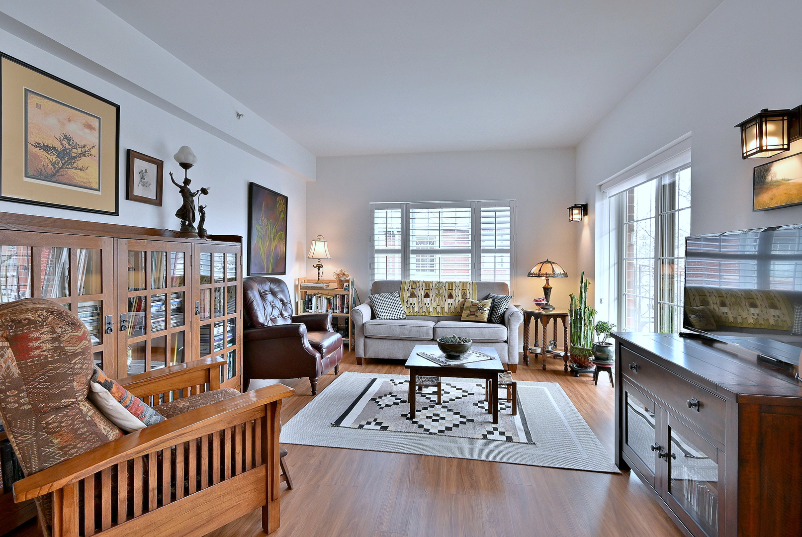 210 N Addison Avenue Unit: 301