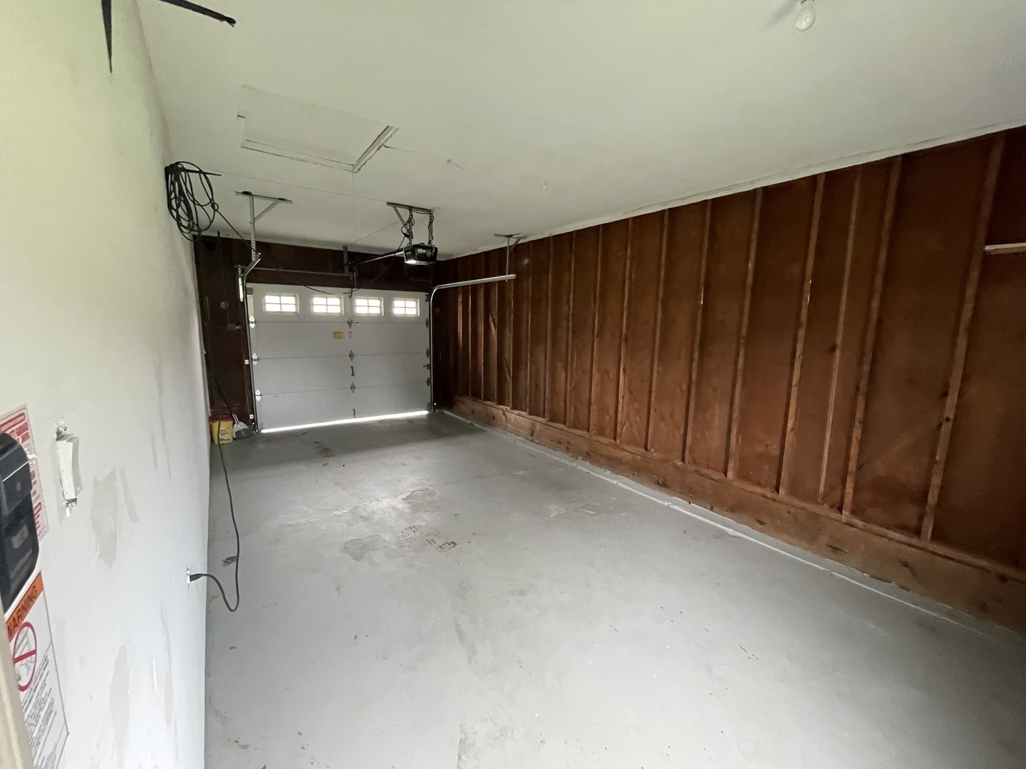 594 W Comstock Avenue