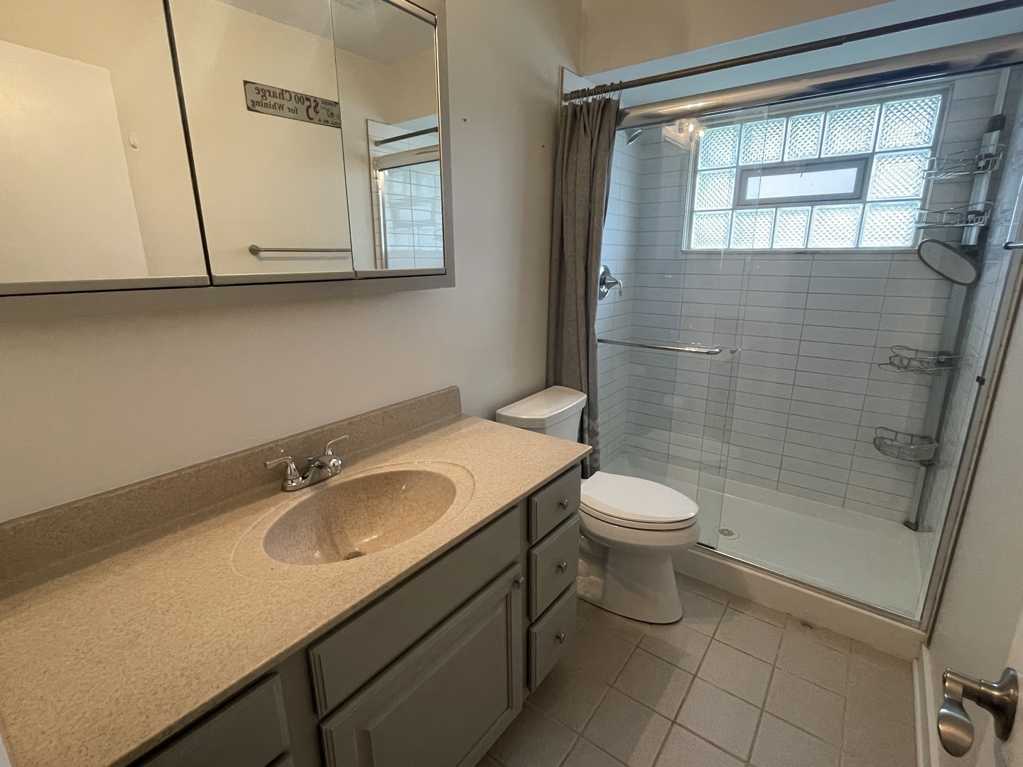 594 W Comstock Avenue