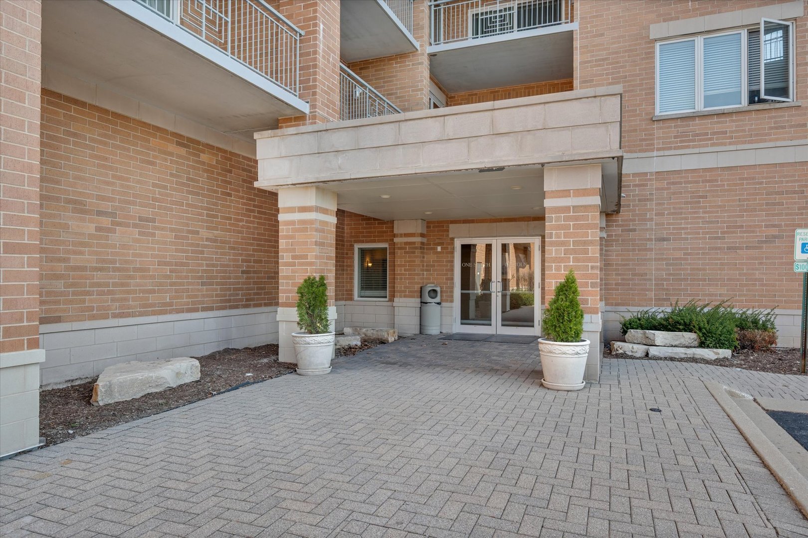 1 S Lincoln Avenue Unit: 311