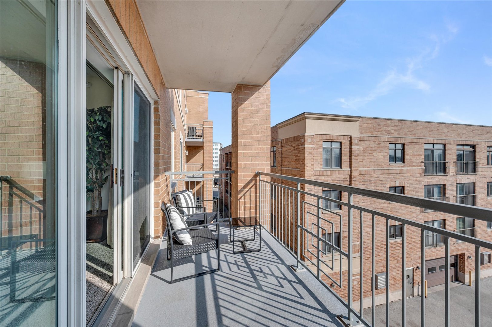 1 S Lincoln Avenue Unit: 311
