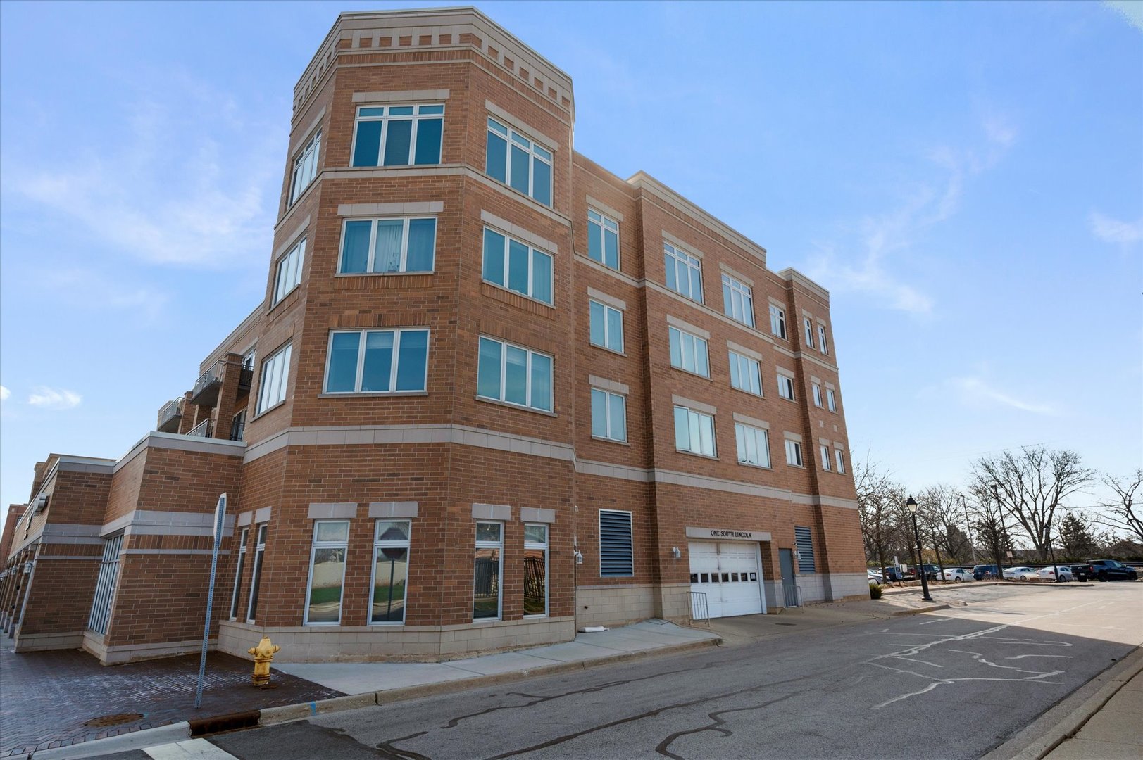 1 S Lincoln Avenue Unit: 311