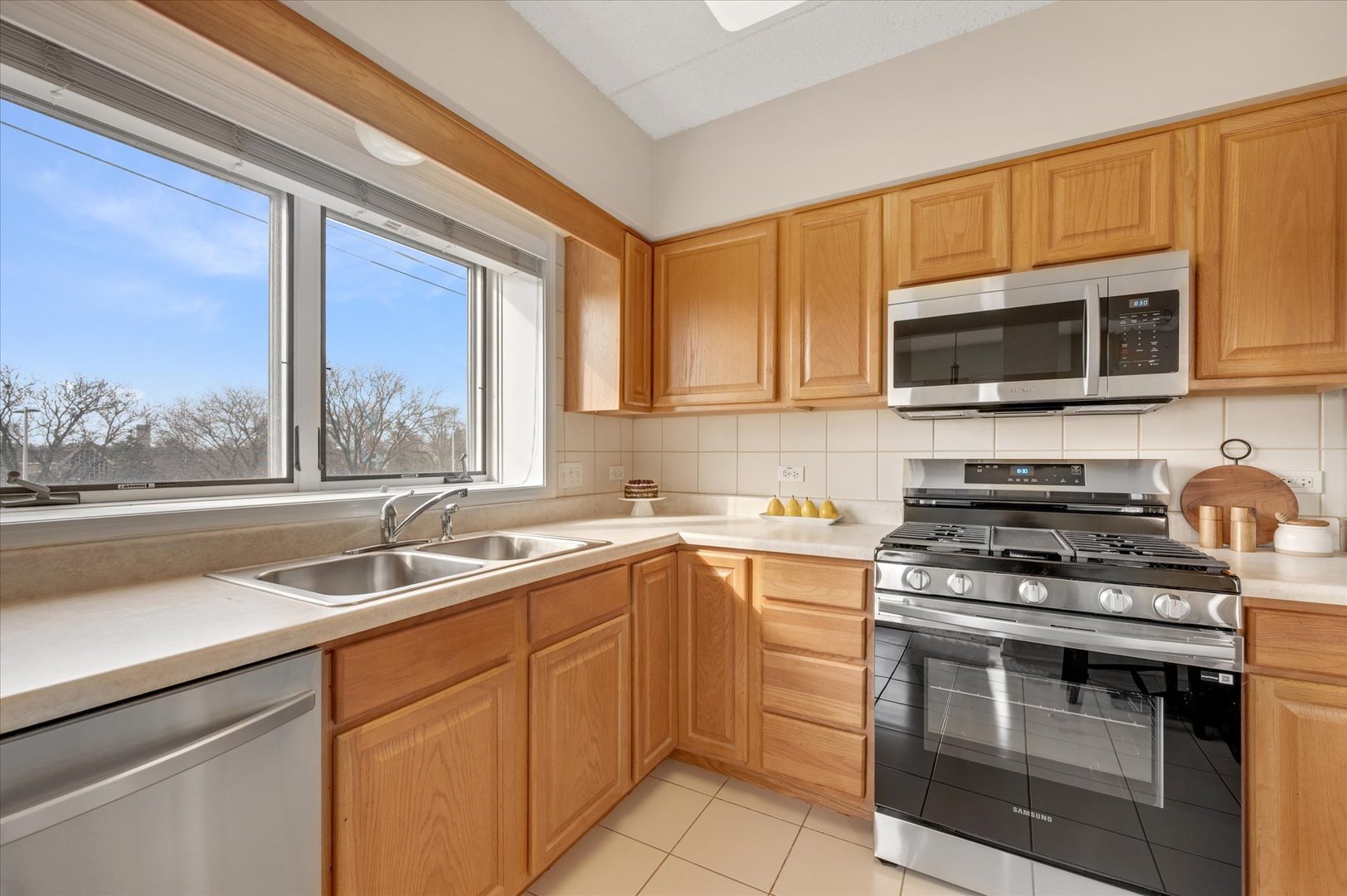 1 S Lincoln Avenue Unit: 311
