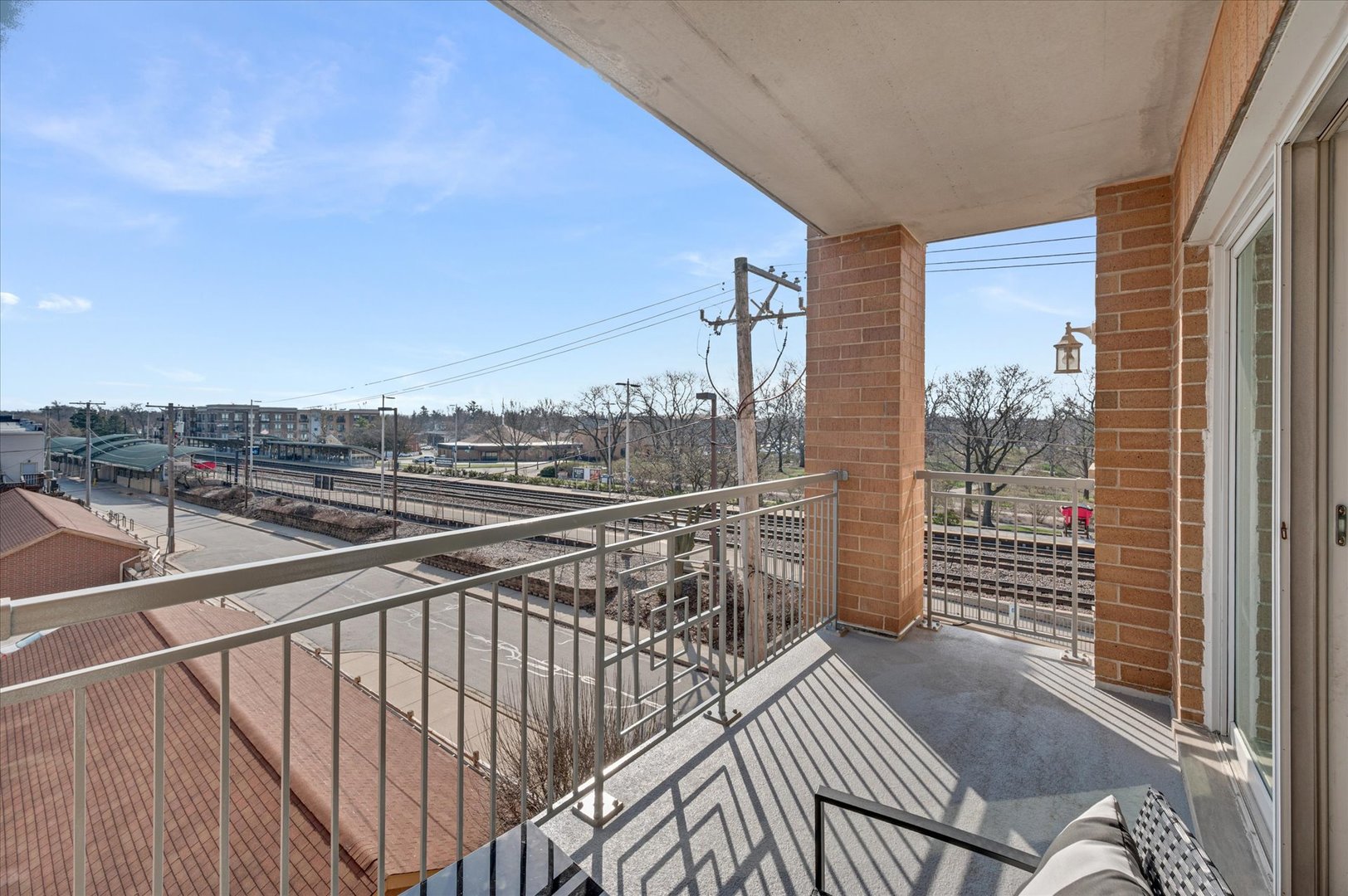 1 S Lincoln Avenue Unit: 311
