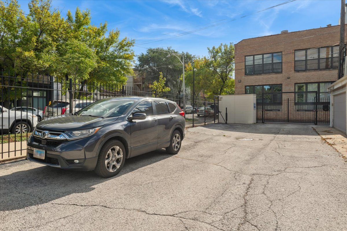 2804 N LAKEWOOD Avenue Unit: 103