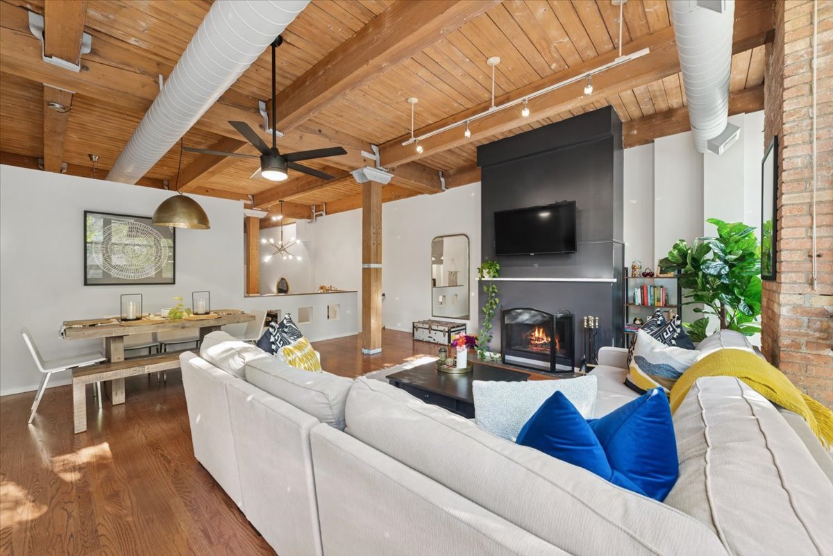 2804 N LAKEWOOD Avenue Unit: 103