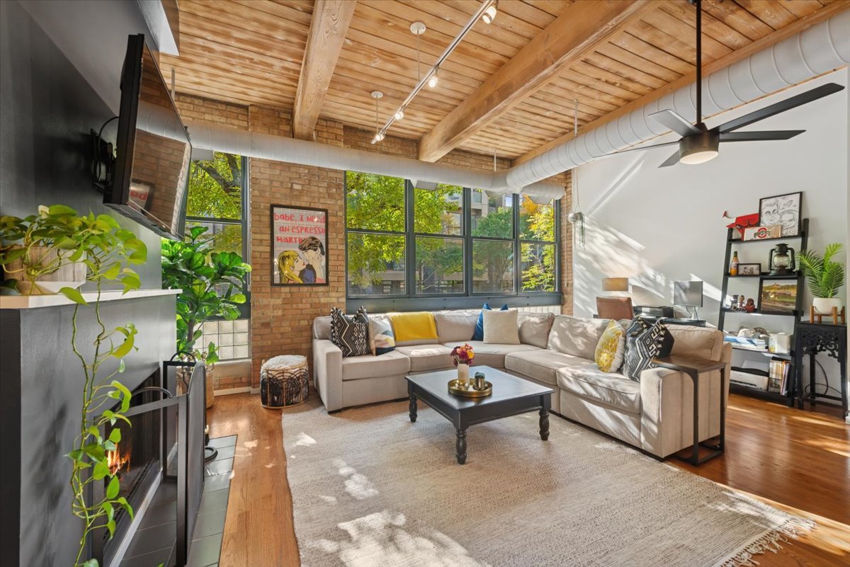 2804 N LAKEWOOD Avenue Unit: 103