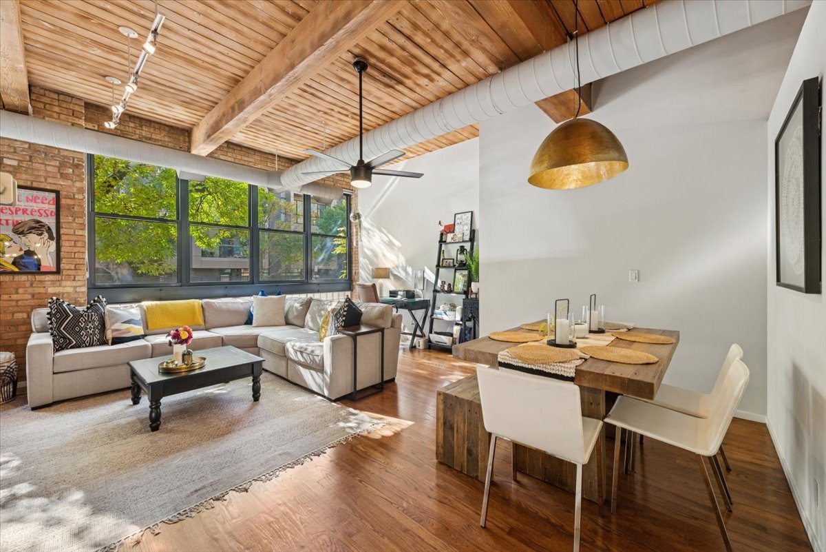 2804 N LAKEWOOD Avenue Unit: 103