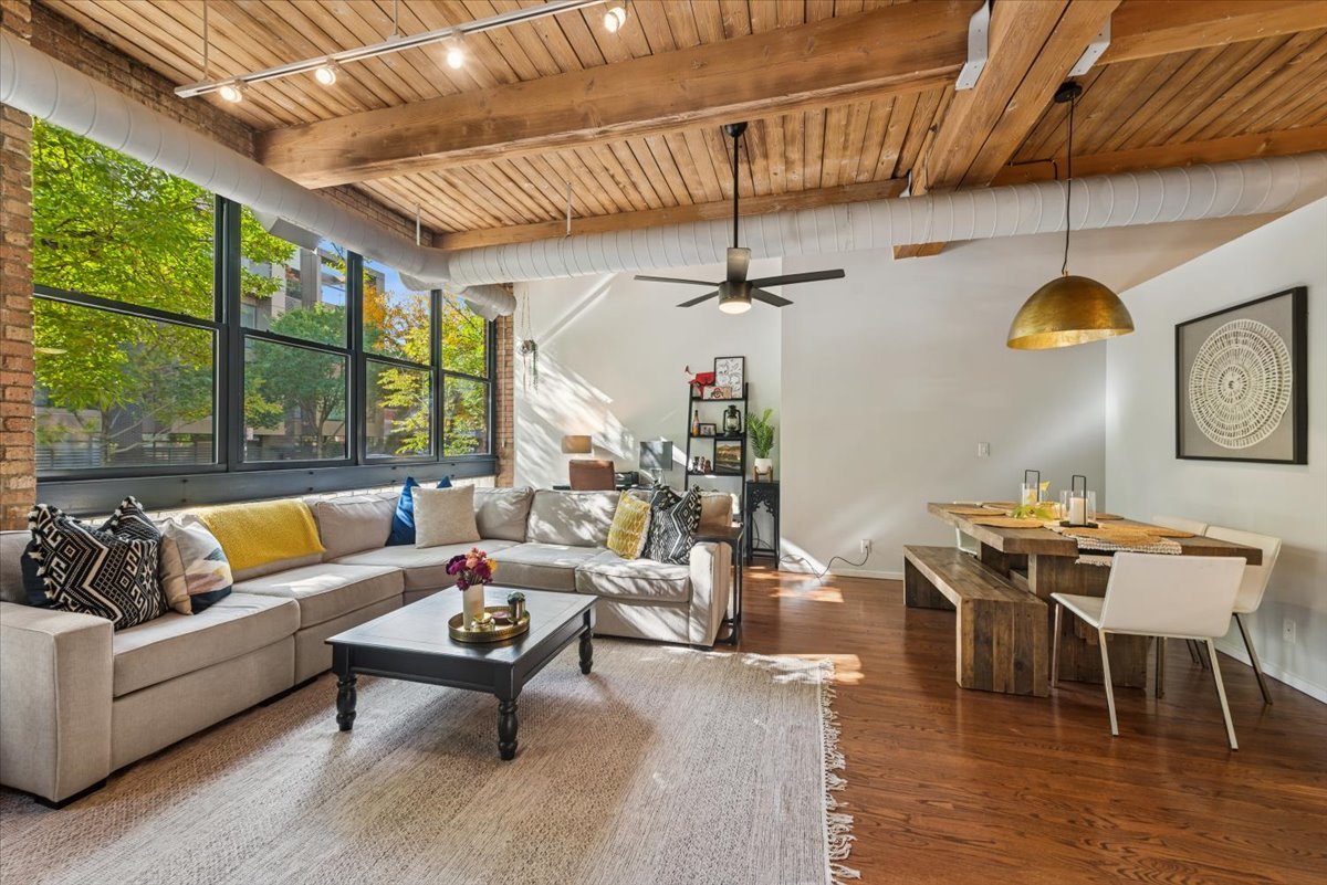 2804 N LAKEWOOD Avenue Unit: 103
