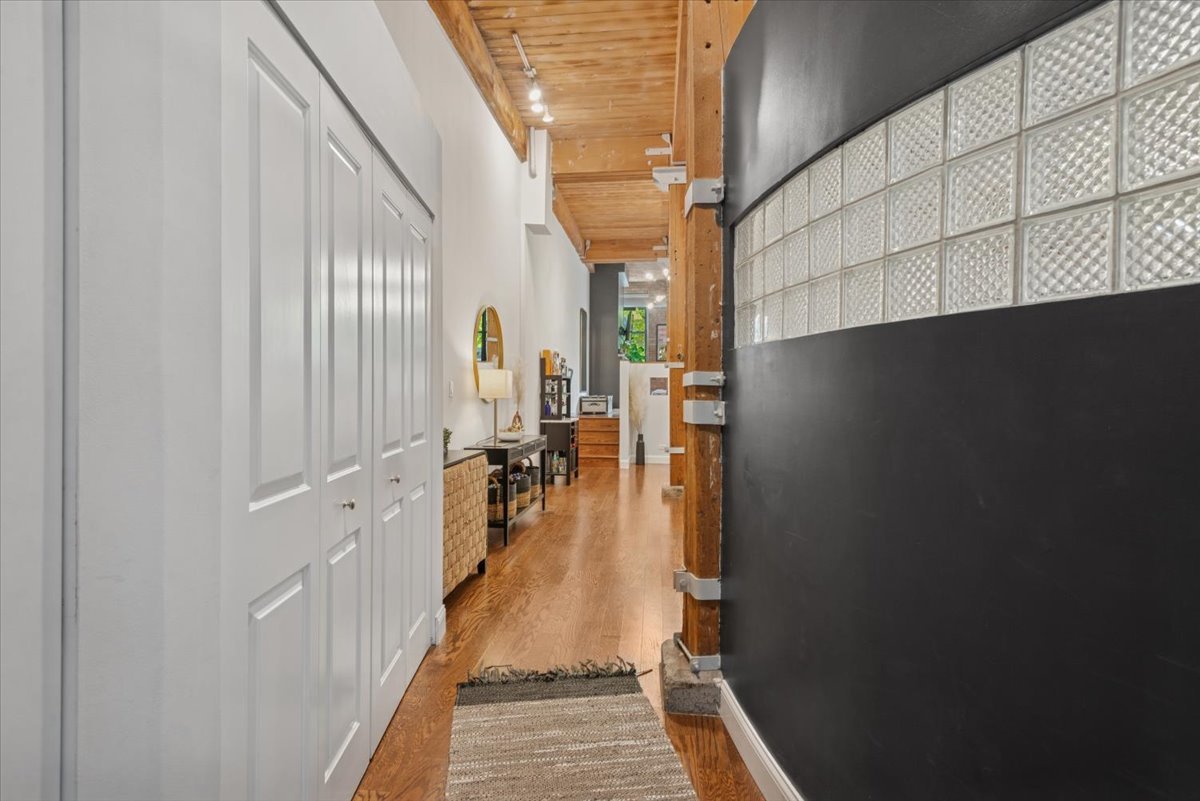 2804 N LAKEWOOD Avenue Unit: 103