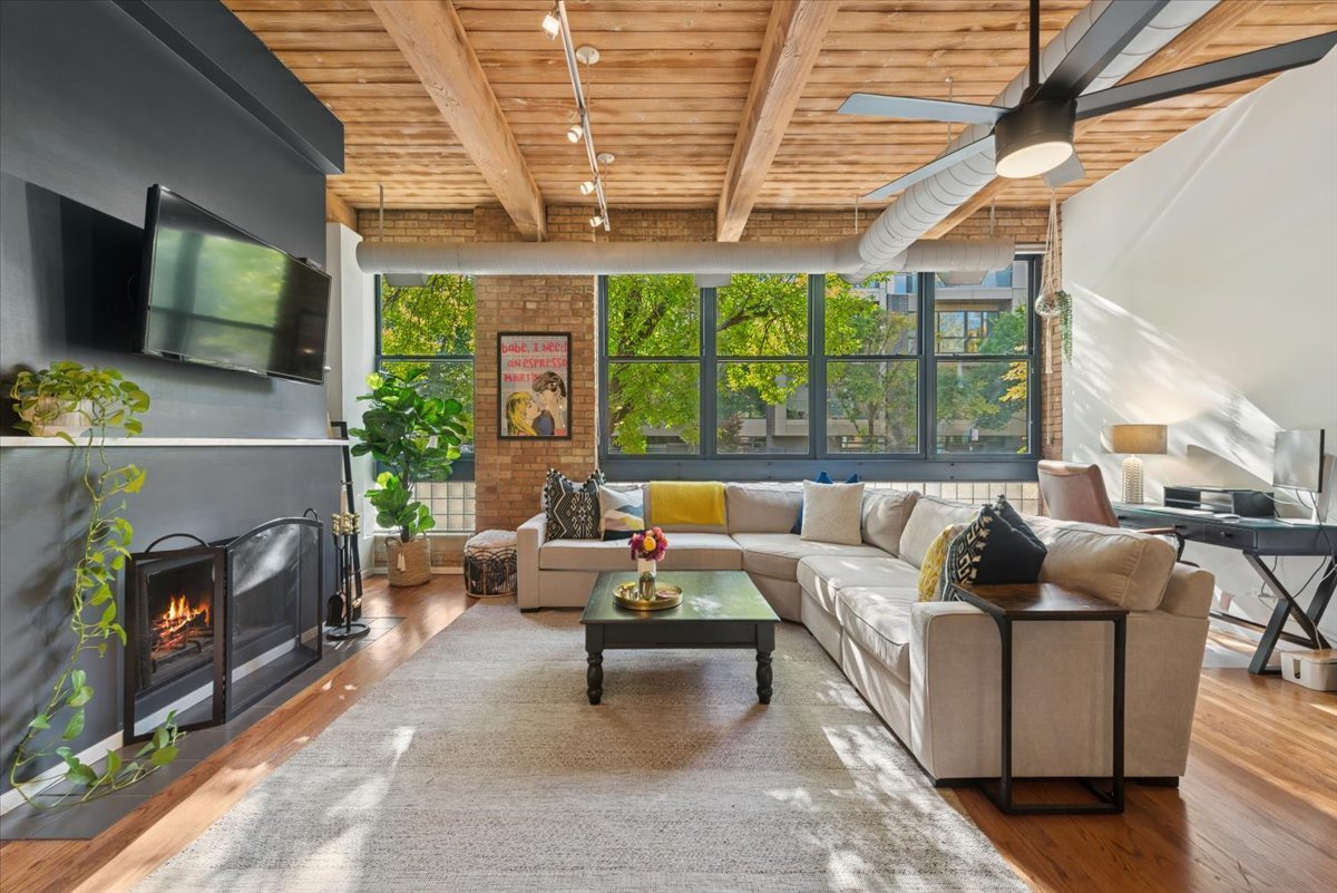2804 N LAKEWOOD Avenue Unit: 103
