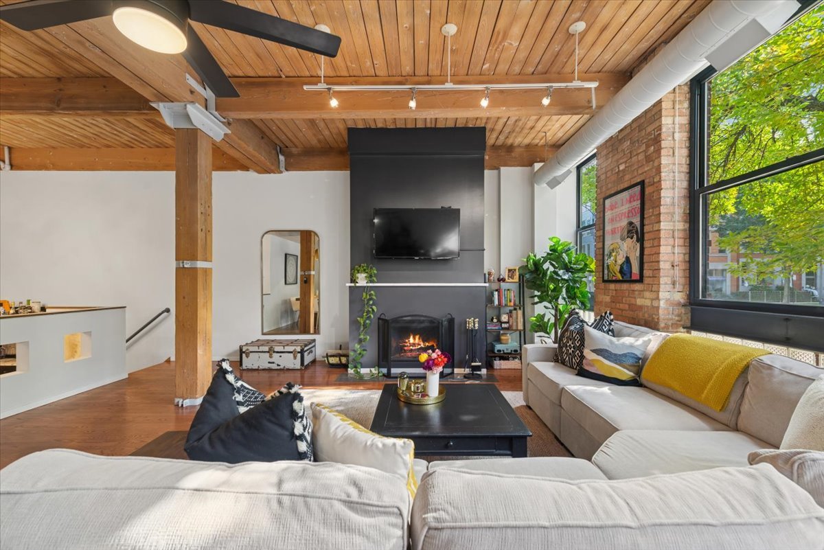 2804 N LAKEWOOD Avenue Unit: 103