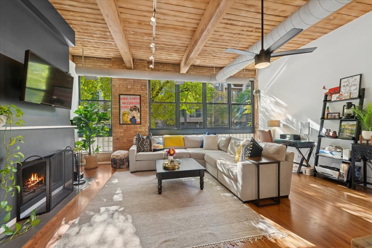 2804 N LAKEWOOD Avenue Unit: 103