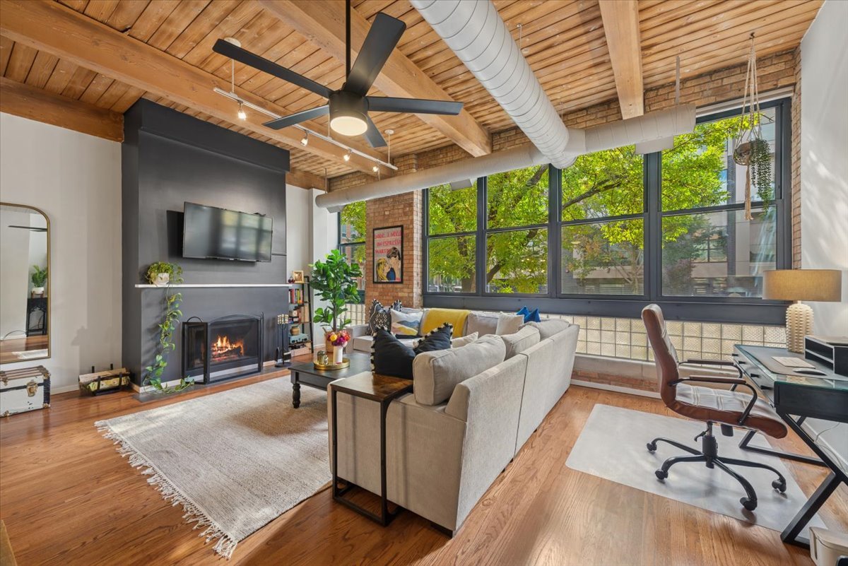 2804 N LAKEWOOD Avenue Unit: 103