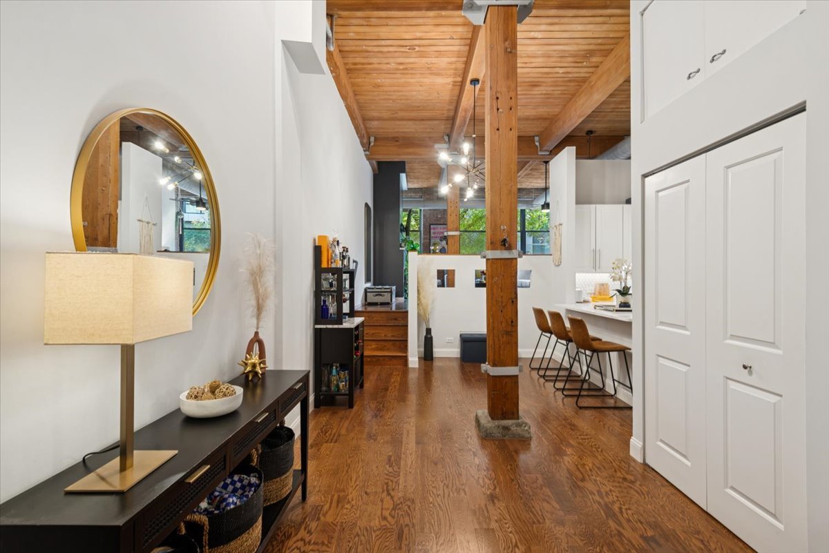 2804 N LAKEWOOD Avenue Unit: 103
