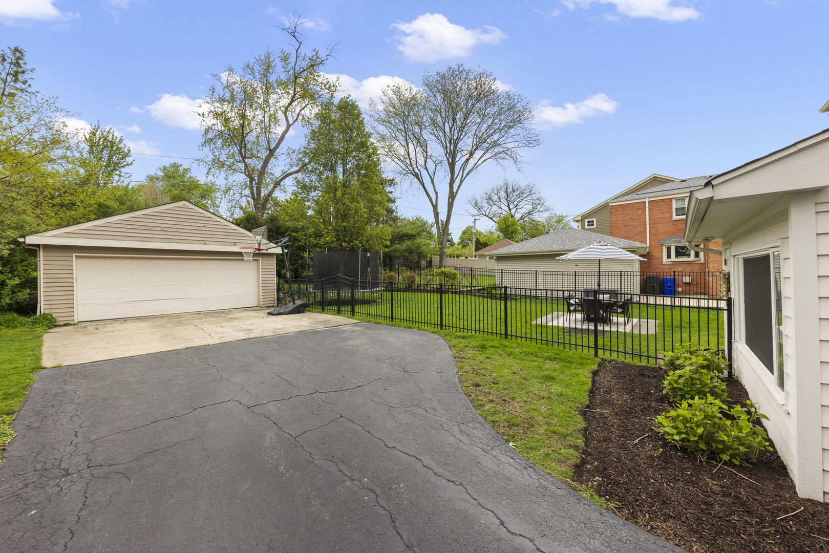 260 Chesterfield Avenue