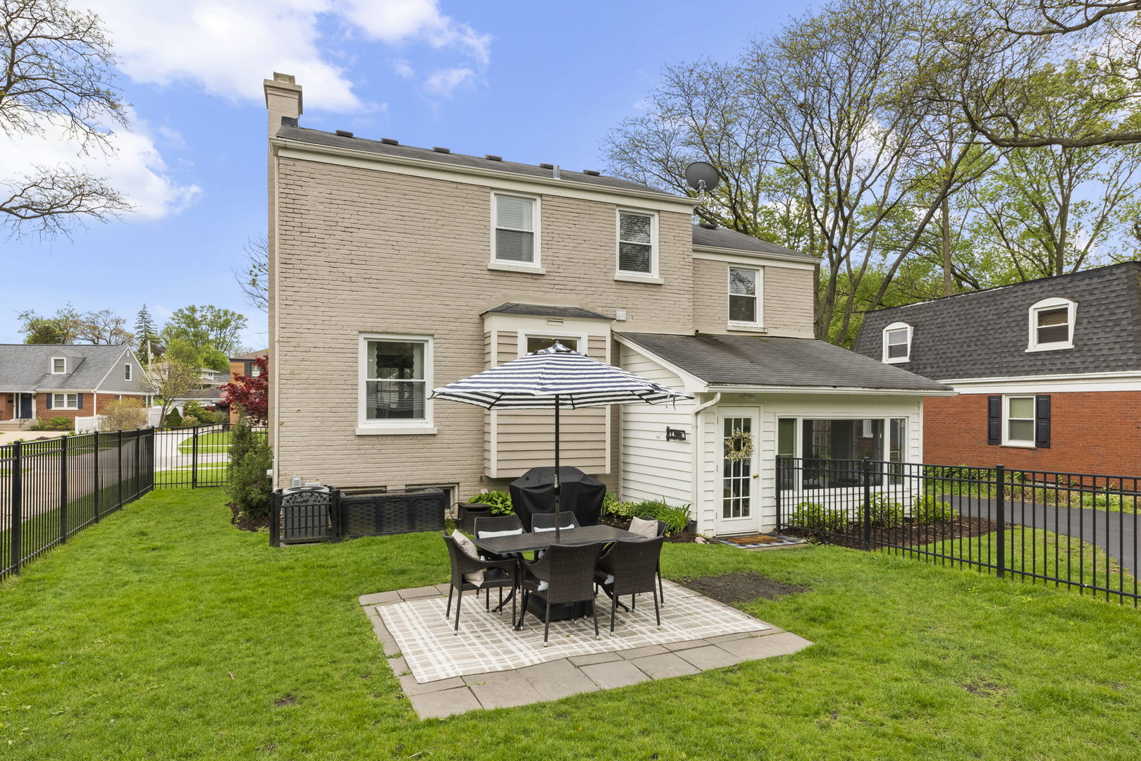 260 Chesterfield Avenue