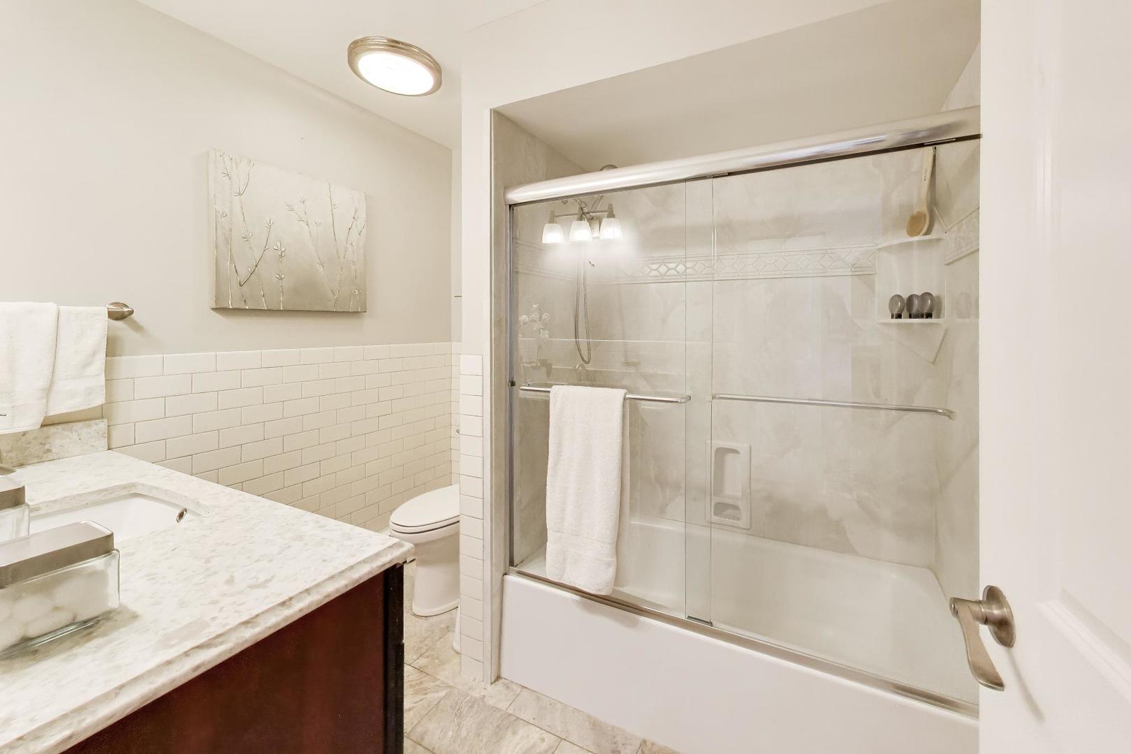 3913 Saratoga Avenue Unit: G301