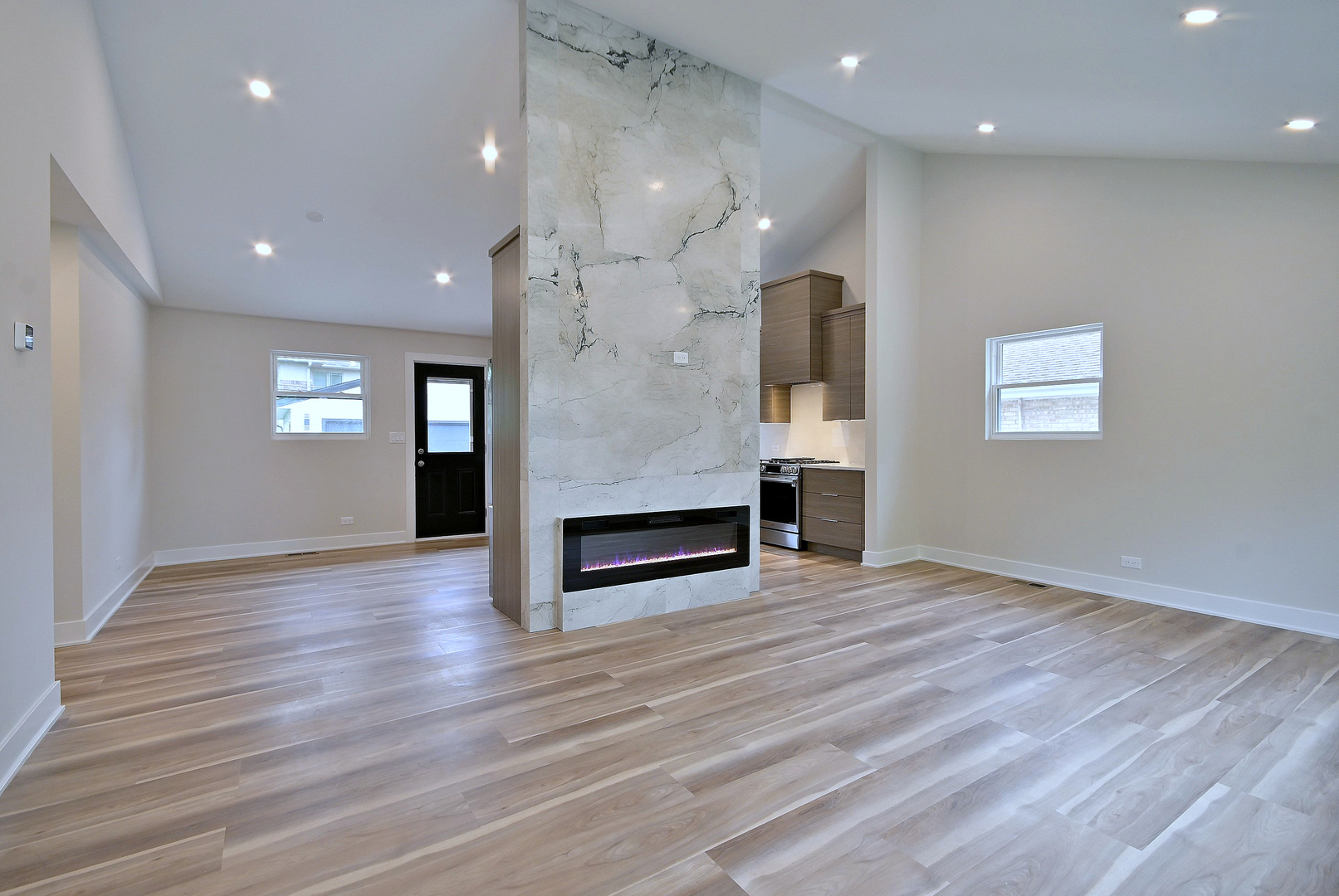 453 N West Avenue