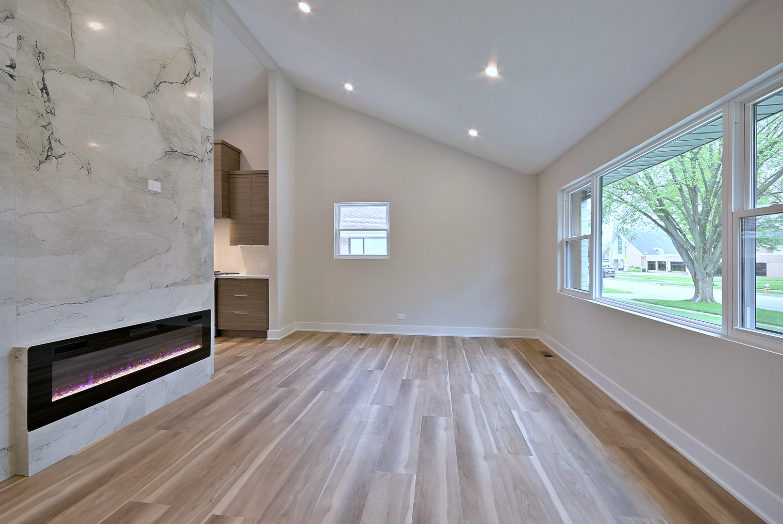 453 N West Avenue