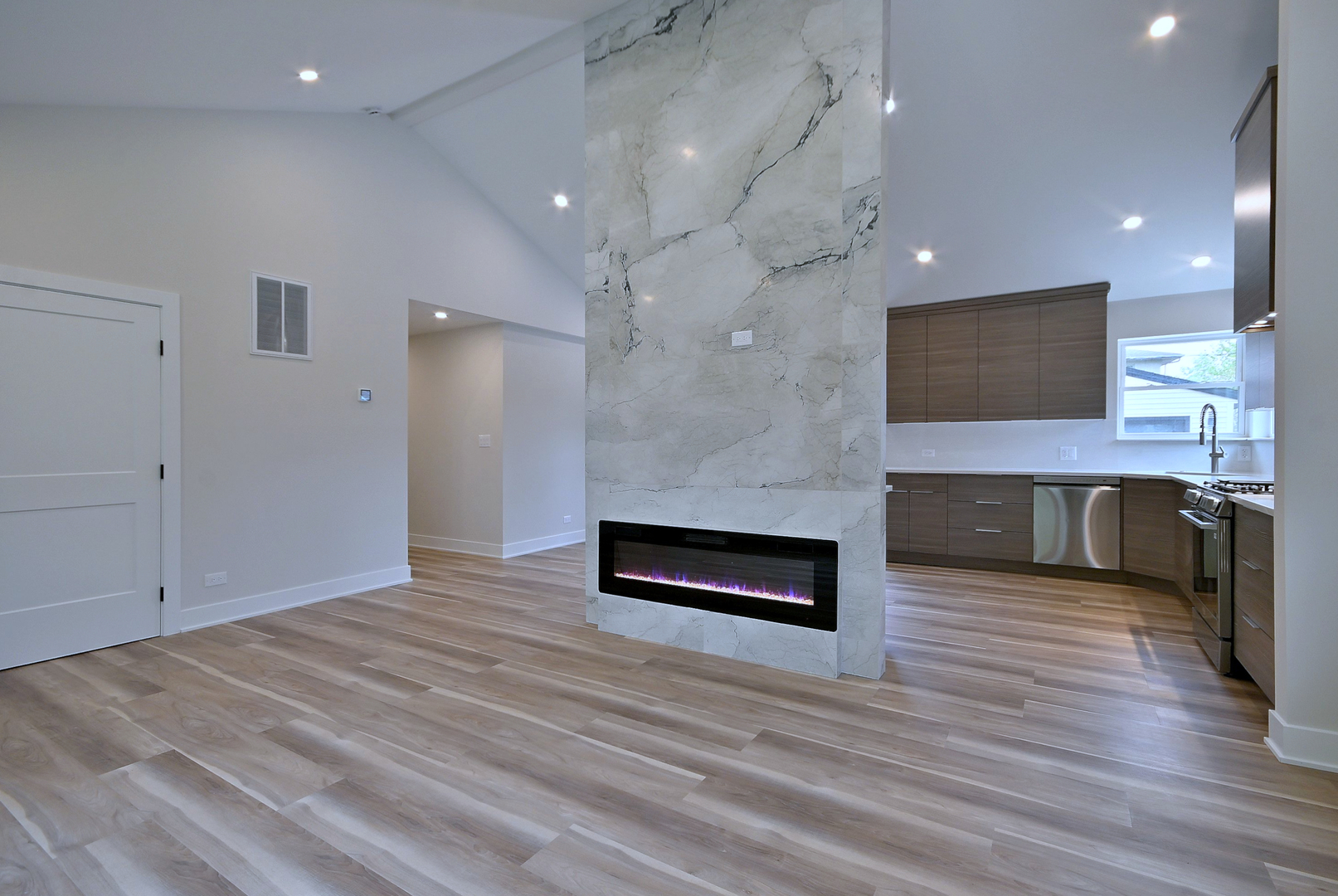 453 N West Avenue